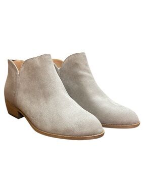 #16 Journee Women's Livvy Medium and Wide Width Booties